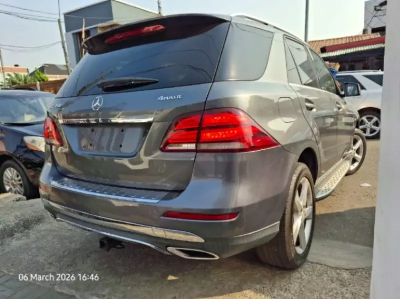 Mercedes-Benz GLE-Class   - 2016
