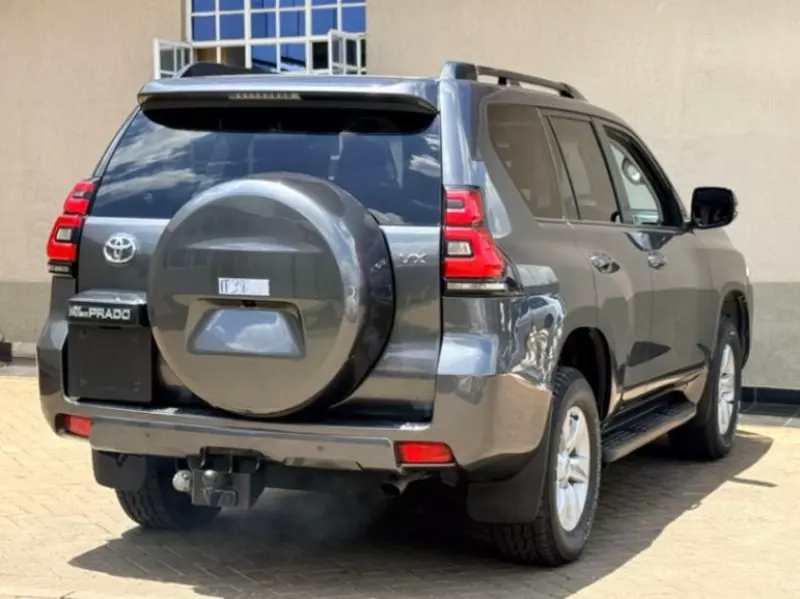Toyota Land Cruiser VX   - 2018