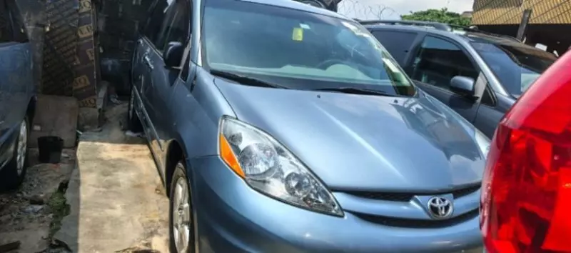 Toyota Sienna - 2006