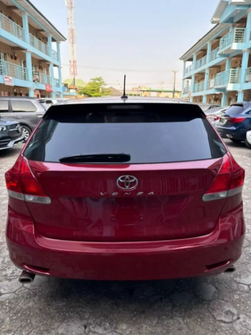 Toyota Venza   - 2010