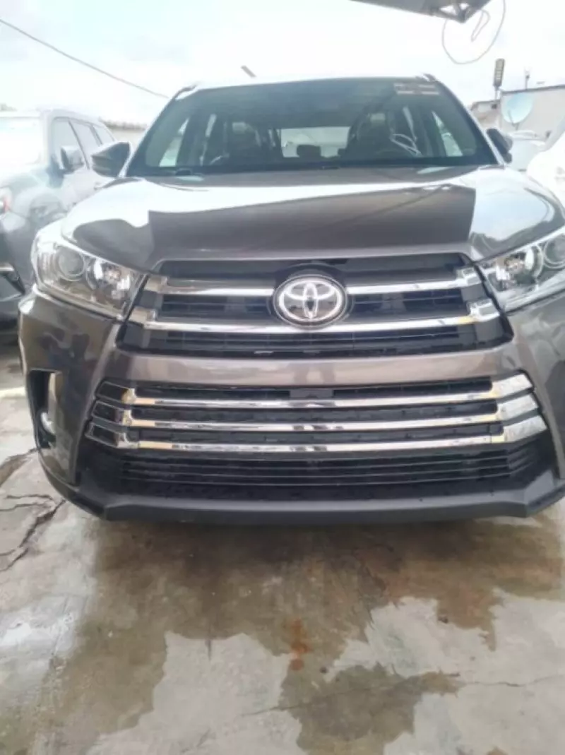 Toyota Highlander   - 2014