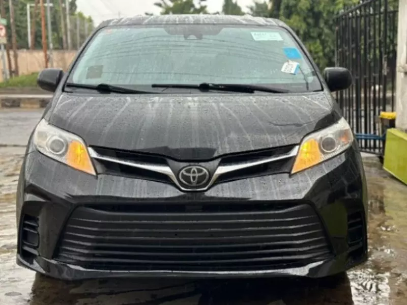 Toyota Sienna   - 2019