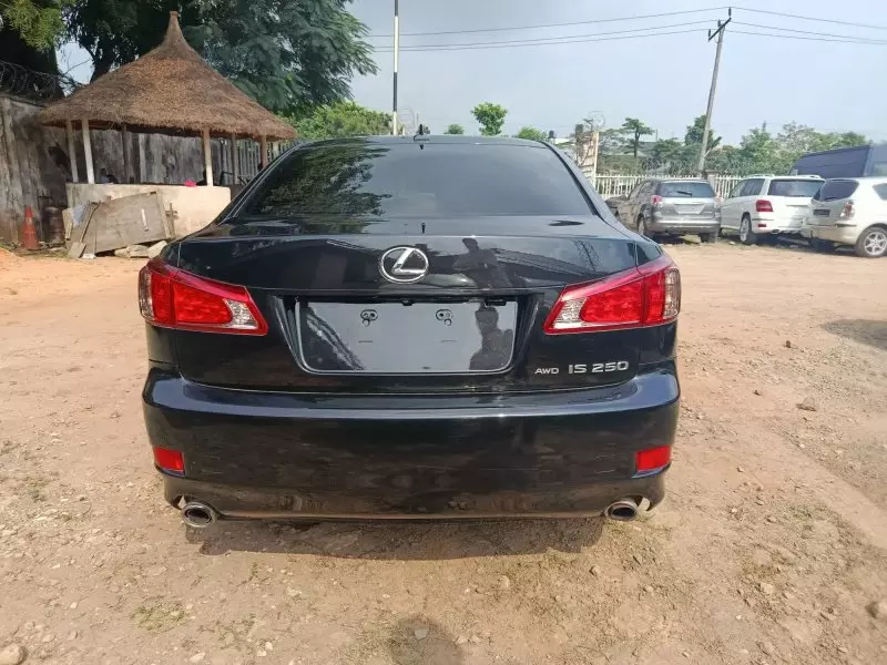 Lexus IS 250   - 2011
