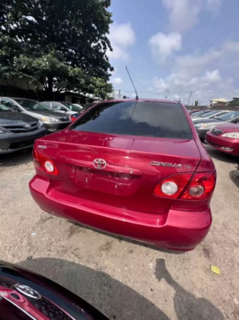 Toyota Corolla   - 2005