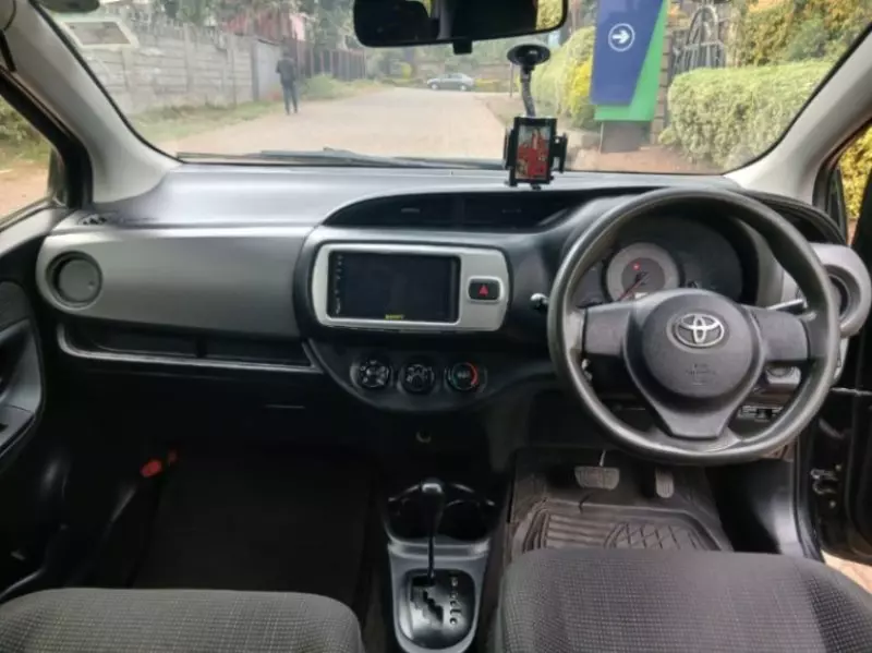 Toyota Vitz   - 2014