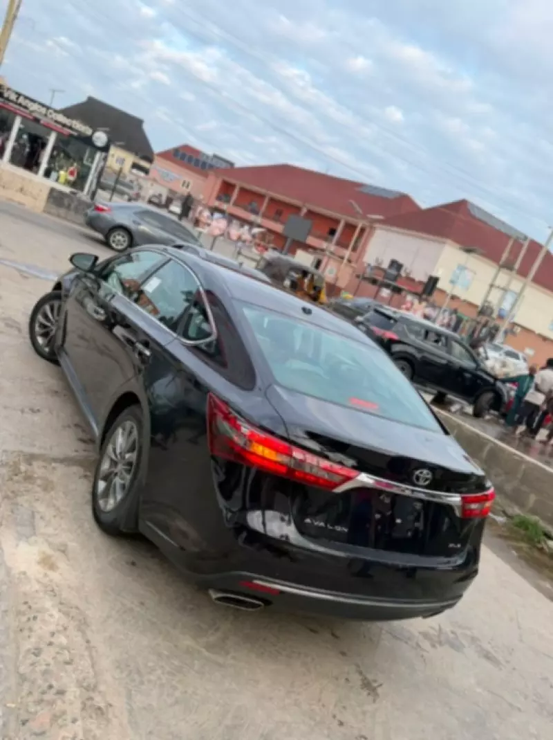 TOYOTA Avalon   - 2016