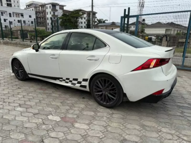 Lexus IS - 2014