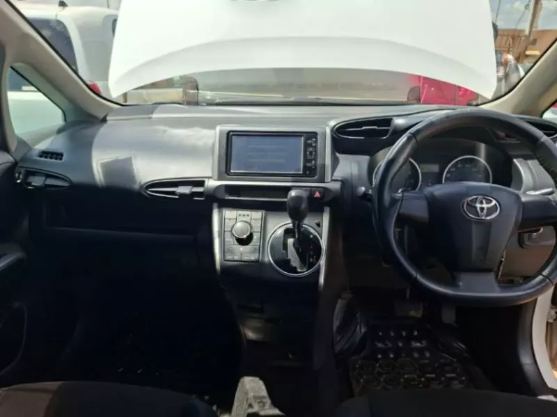 Toyota Wish   - 2010