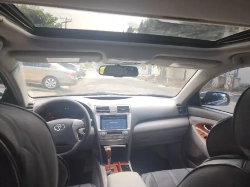 Toyota Camry   - 2011