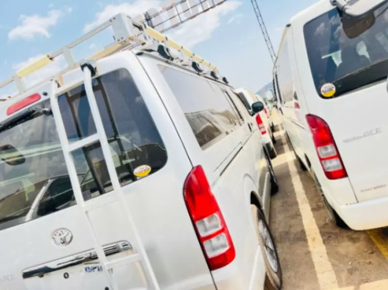 TOYOTA Hiace   - 2012