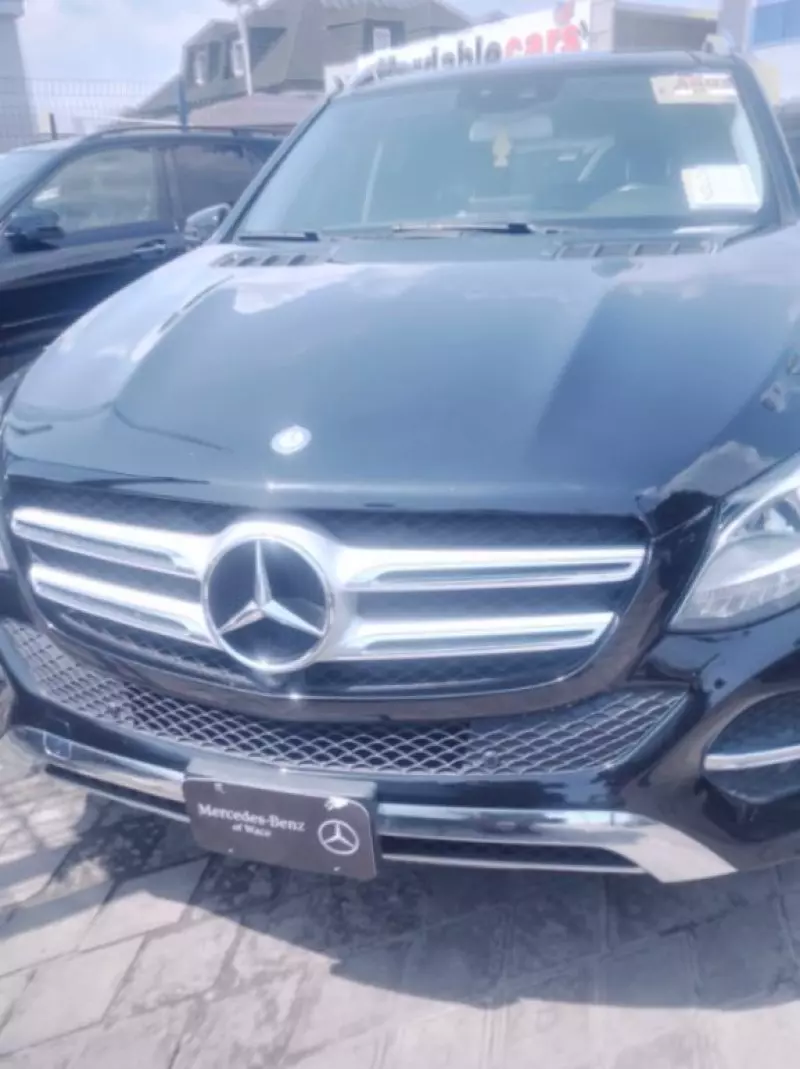 Mercedes-Benz GLE 350 - 2016