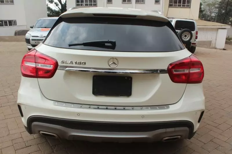 Mercedes-Benz GLA 180   - 2016