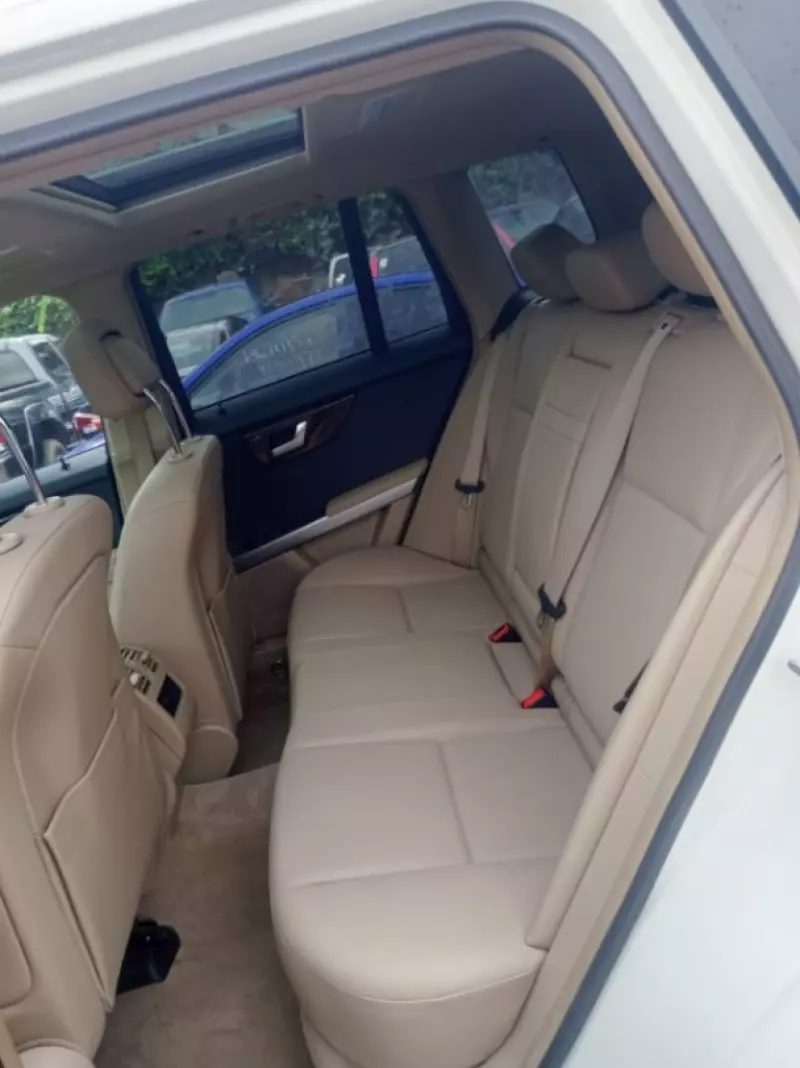 Mercedes-Benz GLK 350   - 2012