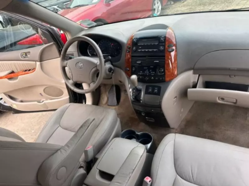 TOYOTA Sienna - 2008