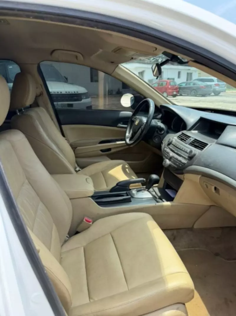 Honda Accord   - 2012