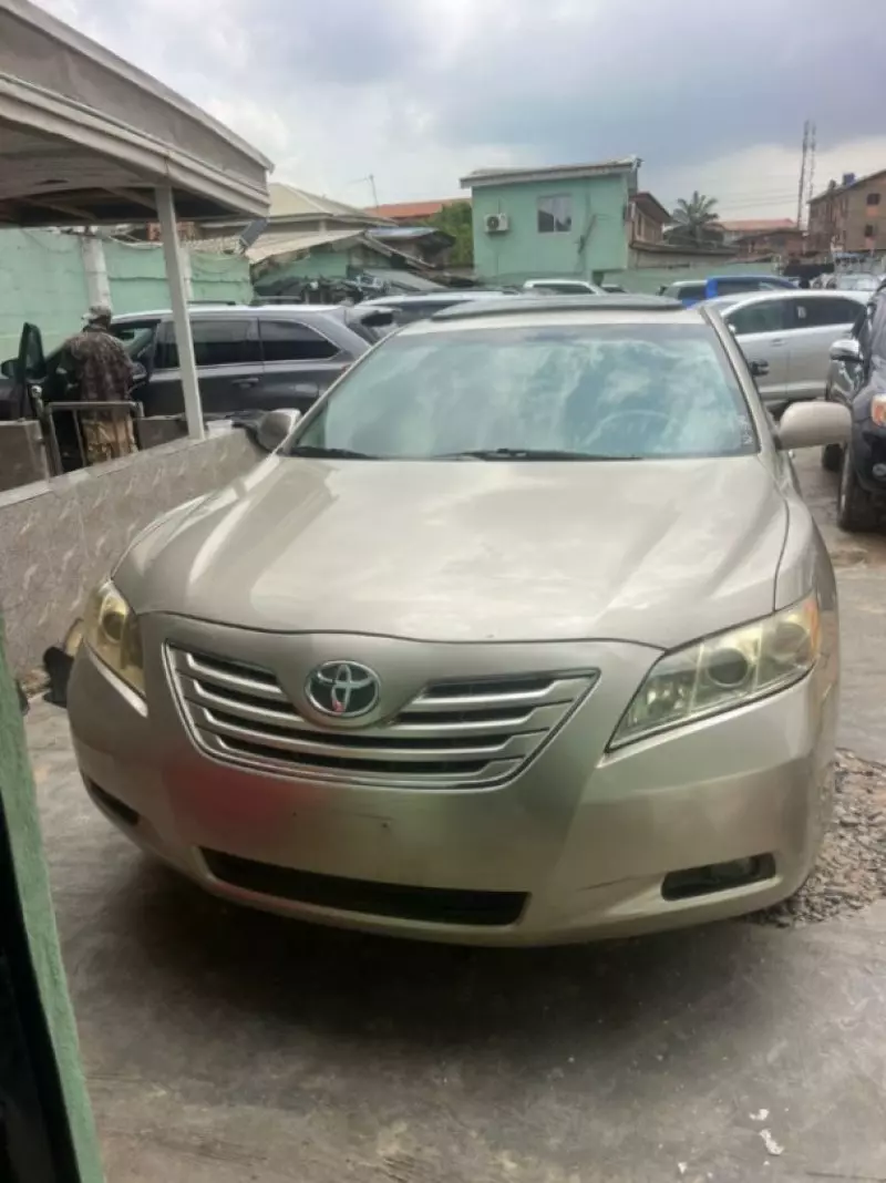 Toyota Camry   - 2008