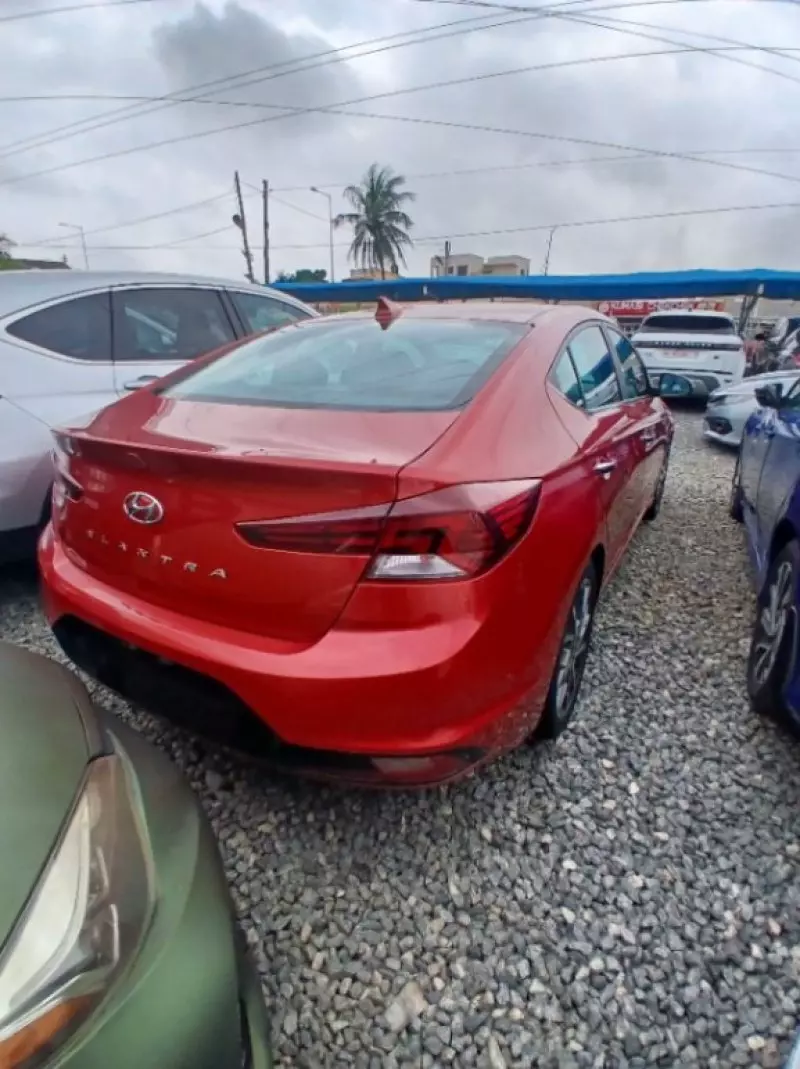 Hyundai Elantra   - 2019