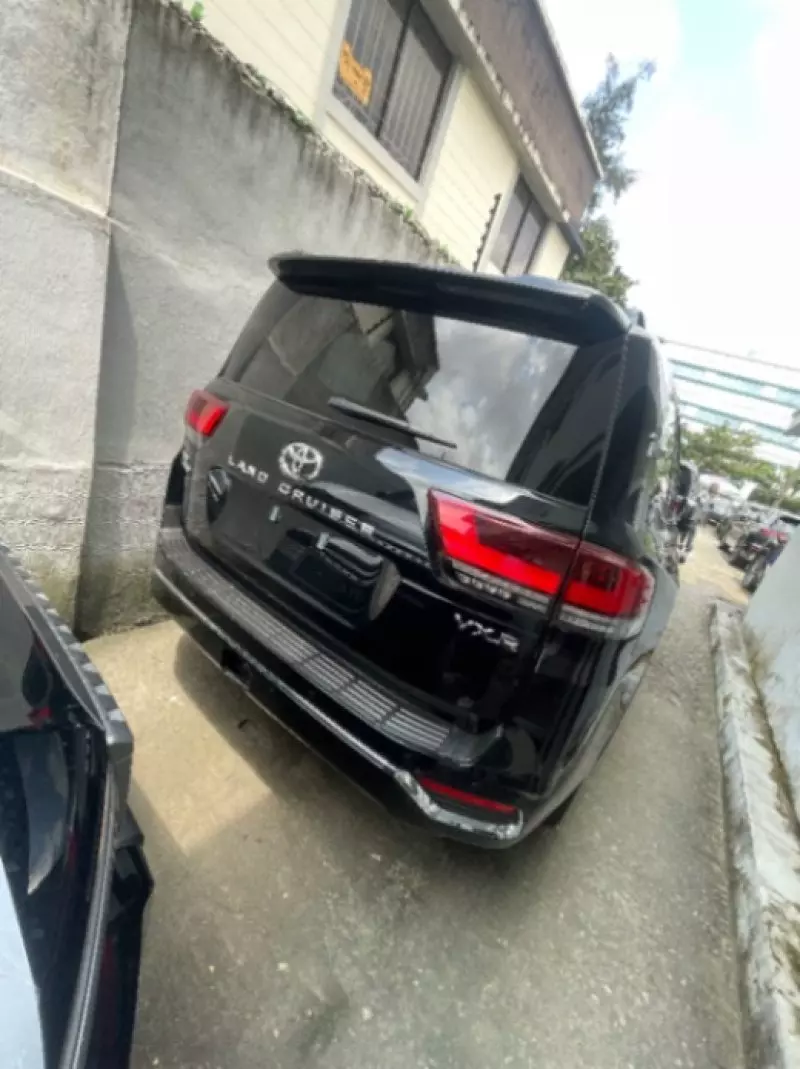 TOYOTA Land Cruiser   - 2025