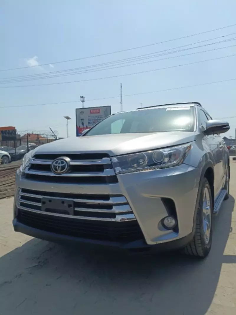 TOYOTA Highlander   - 2017