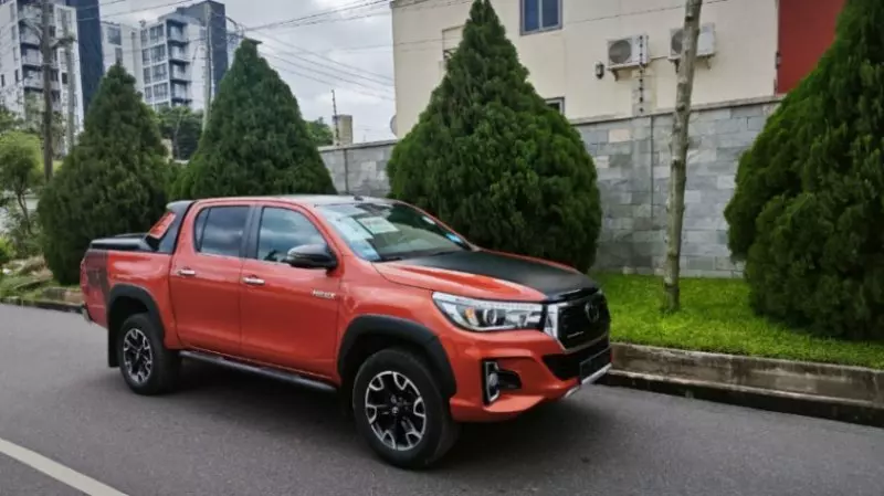 TOYOTA Hilux - 2019
