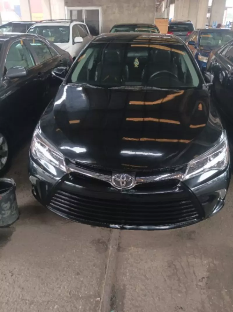 Toyota camry   - 2015
