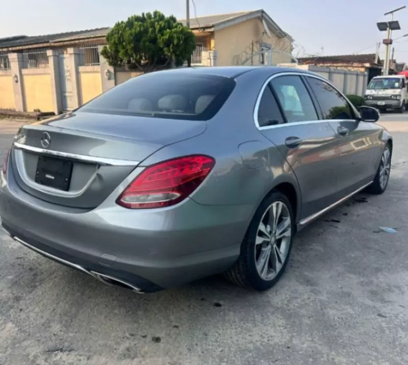 Mercedes-Benz C 300   - 2015