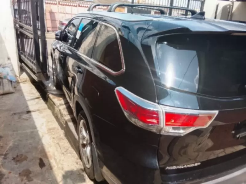 Toyota Highlander   - 2017
