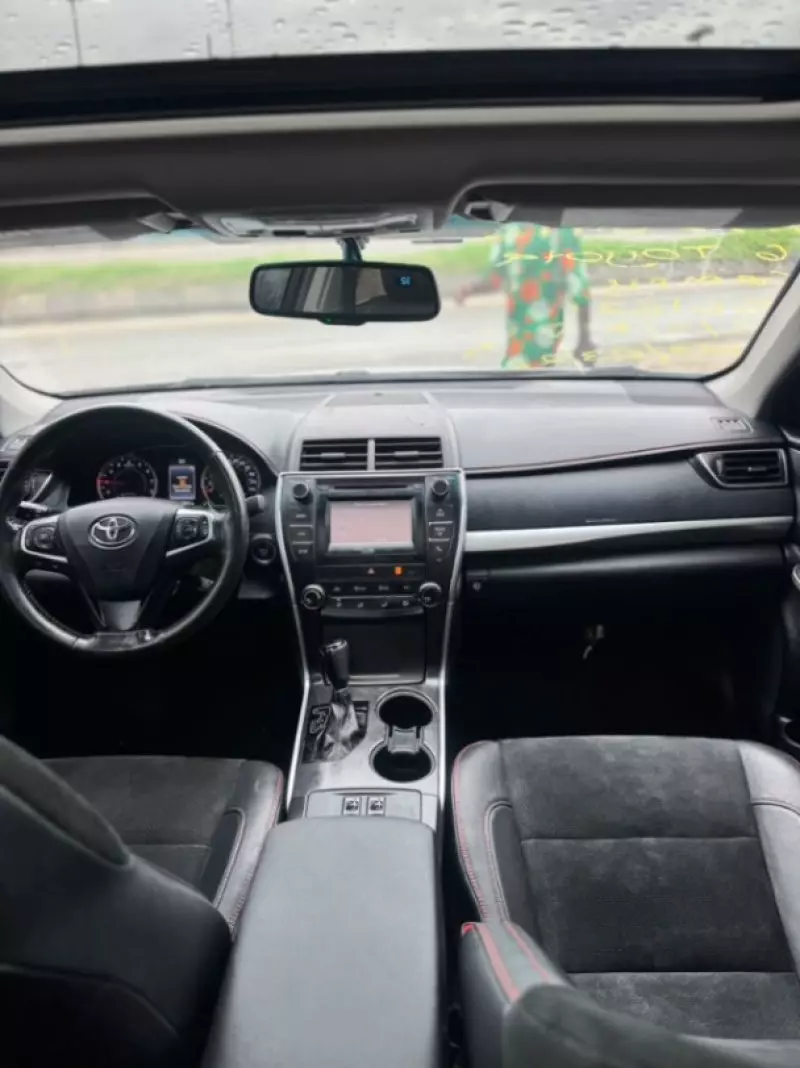 TOYOTA Camry - 2016