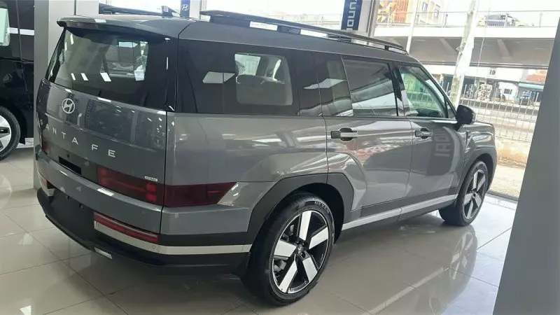 Hyundai Santa Fe   - 2025