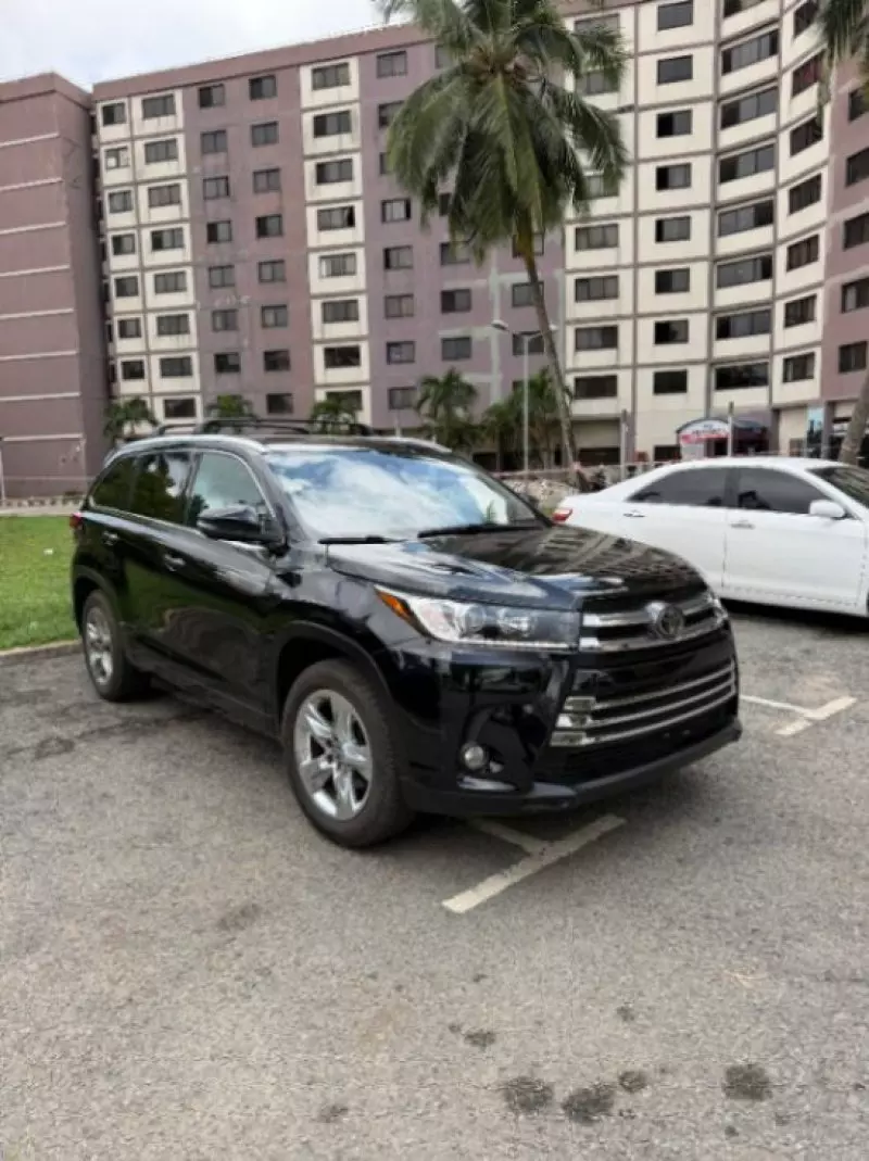 Toyota Highlander   - 2017
