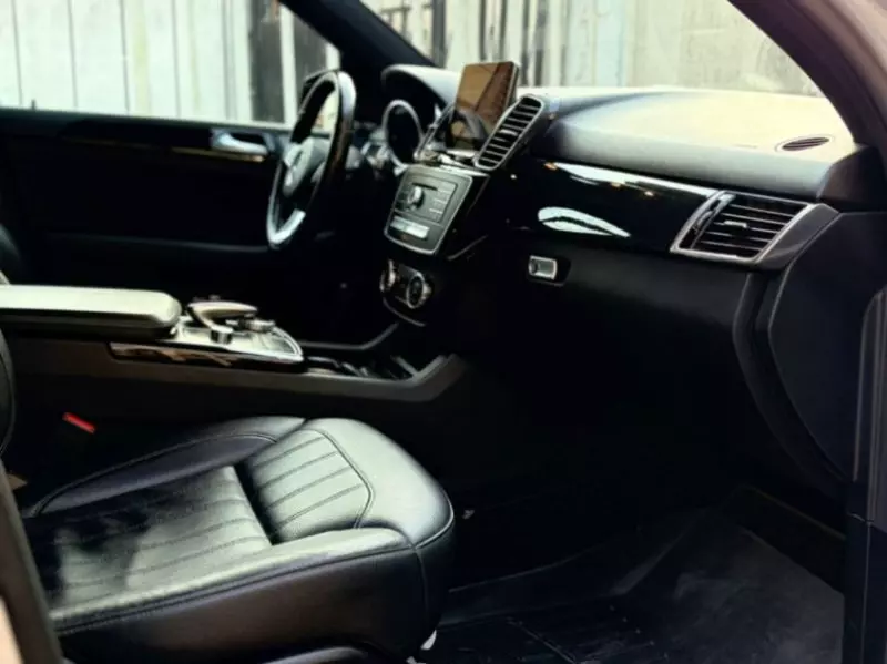 Mercedes-Benz GLE-Class   - 2018
