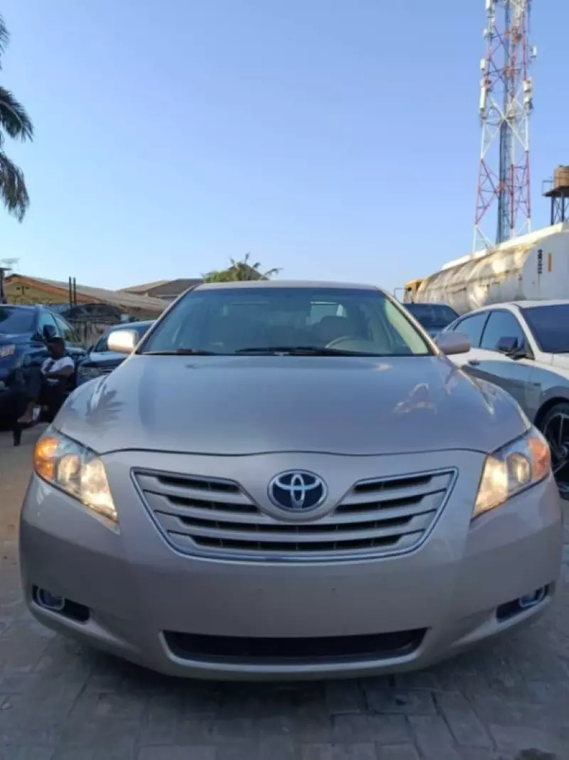 Toyota Camry   - 2008