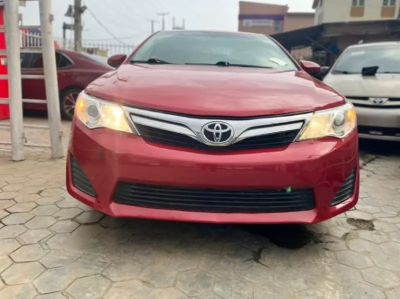 Toyota Camry   - 2012