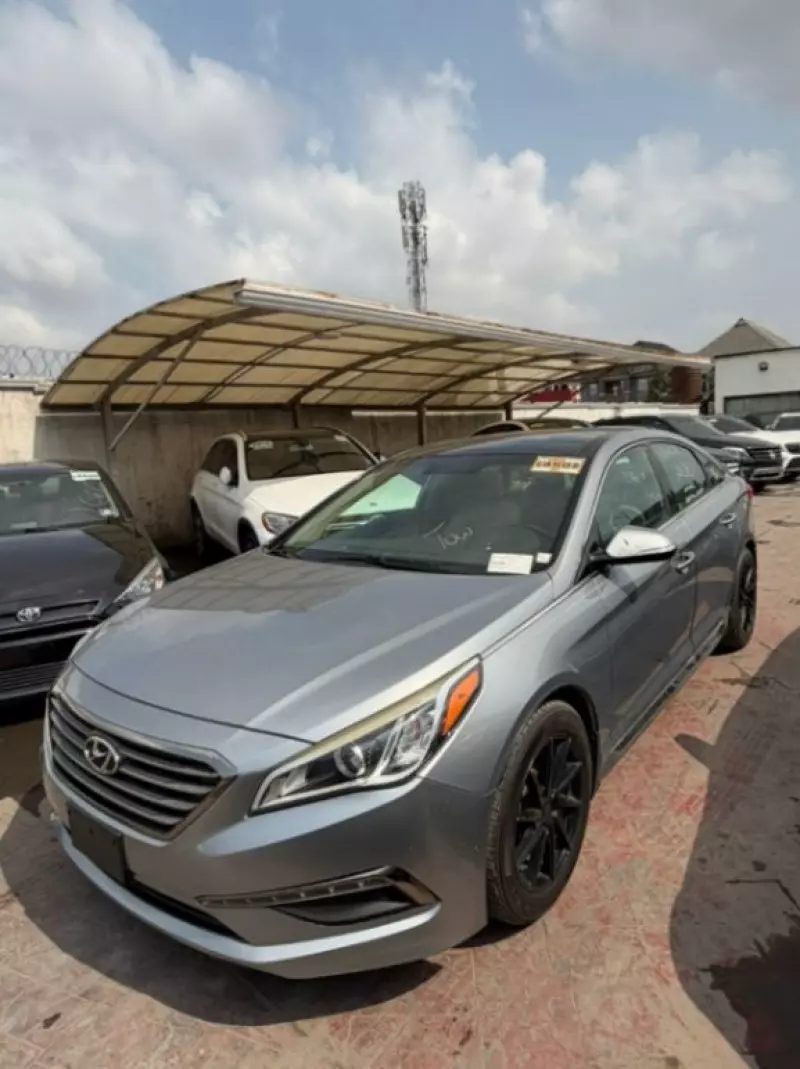 Hyundai Sonata   - 2015