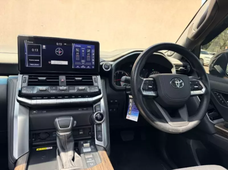 Toyota Landcruiser Sahara   - 2024