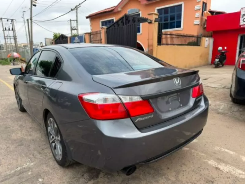Honda Accord   - 2011