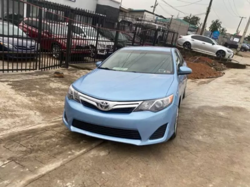 Toyota Camry   - 2014