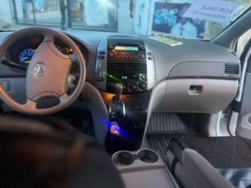 Toyota Sienna - 2008