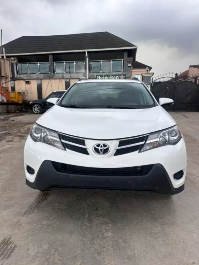 TOYOTA RAV 4 - 2015