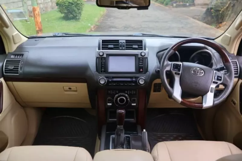 Toyota Land Cruiser   - 2015