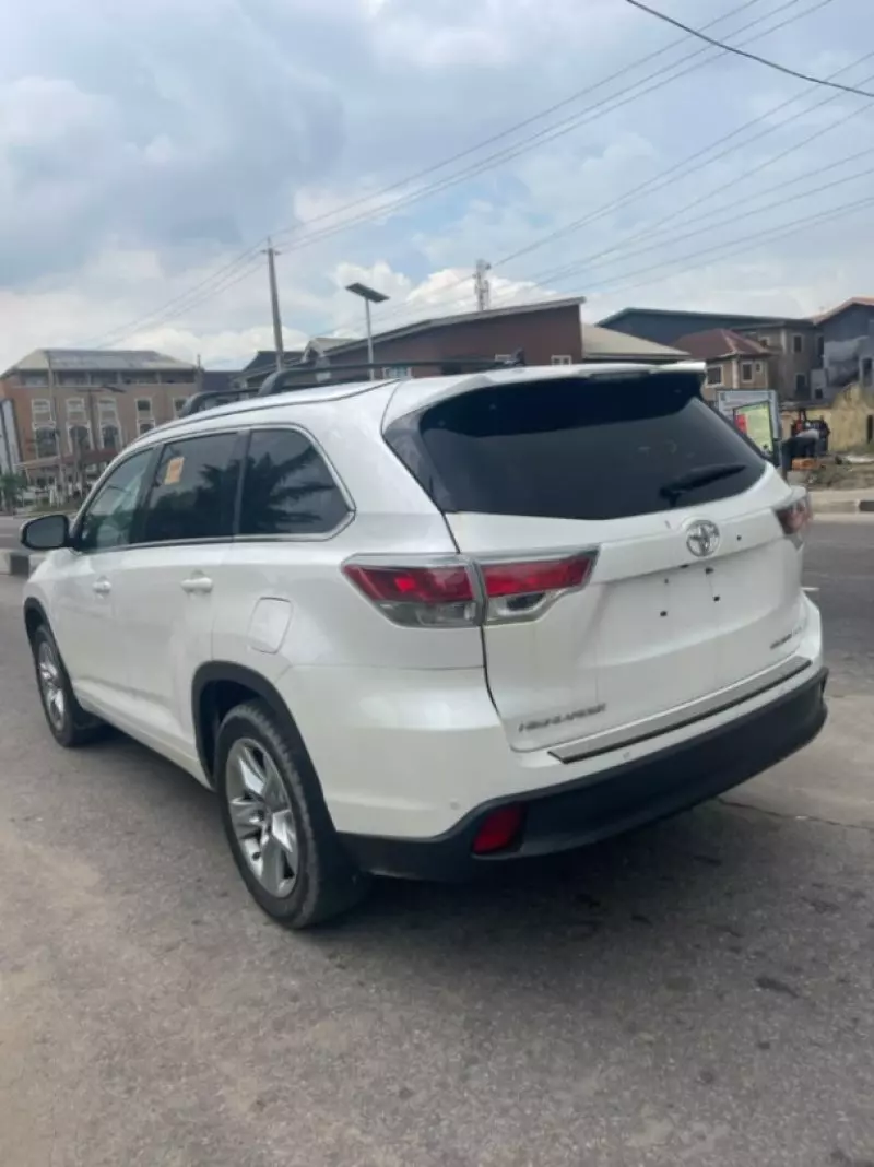 TOYOTA Highlander   - 2015