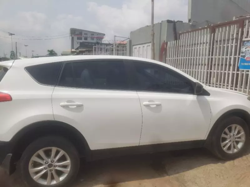 Toyota RAV 4   - 2015