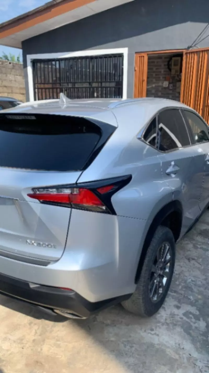 Lexus NX   - 2017