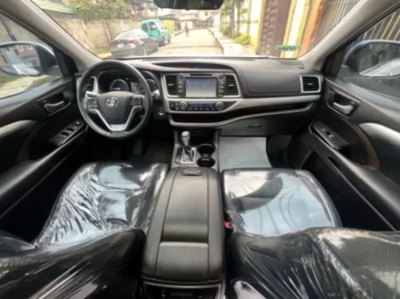 Toyota Avalon   - 2013