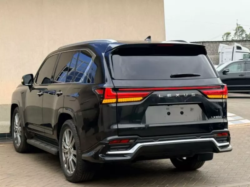 Lexus LX 600   - 2023