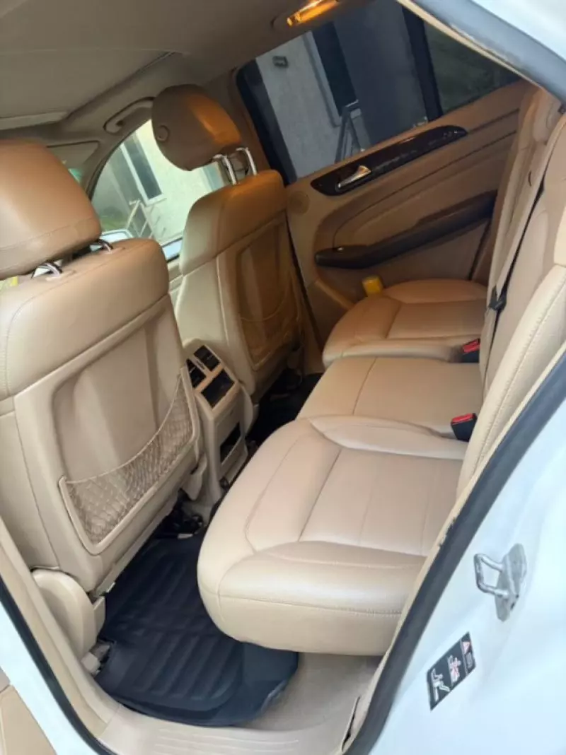 Mercedes-Benz ML-Class - 2012