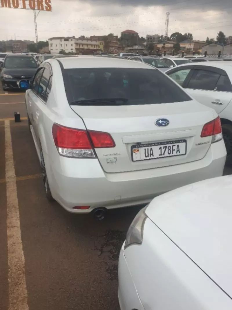 Subaru Legacy   - 2012