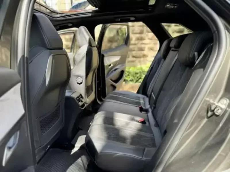 Peugeot 3008   - 2018