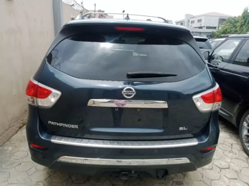 Nissan Pathfinder   - 2015