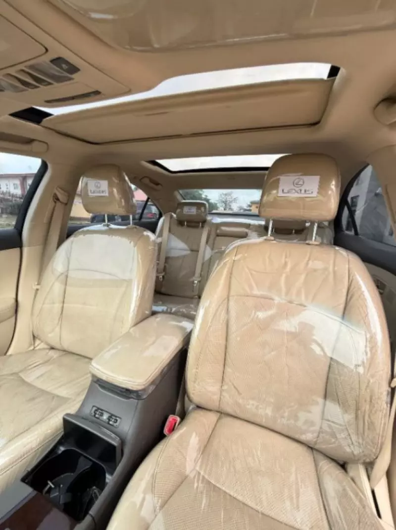 Lexus ES 350   - 2012